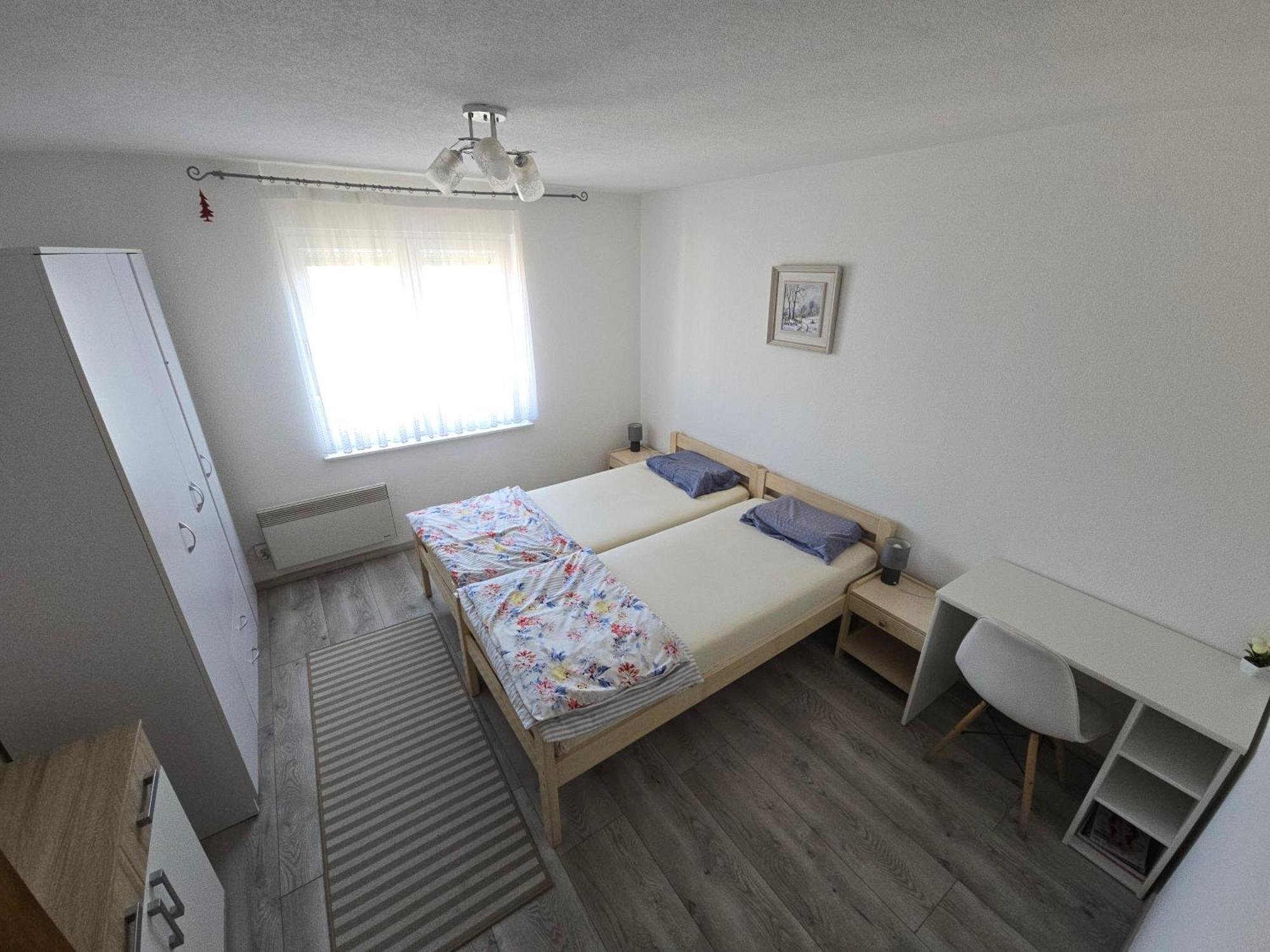 Apartman Valentic Vinkovci Eksteriør billede
