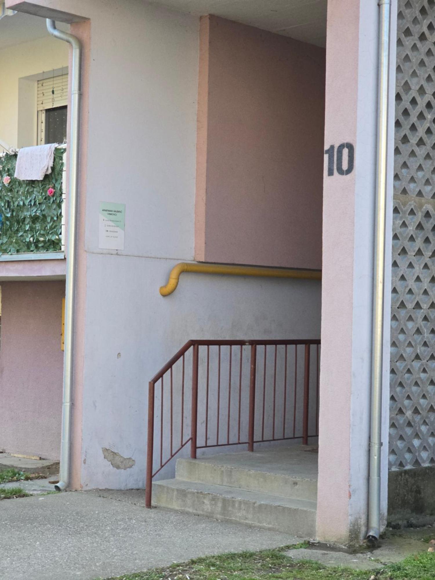 Apartman Valentic Vinkovci Eksteriør billede